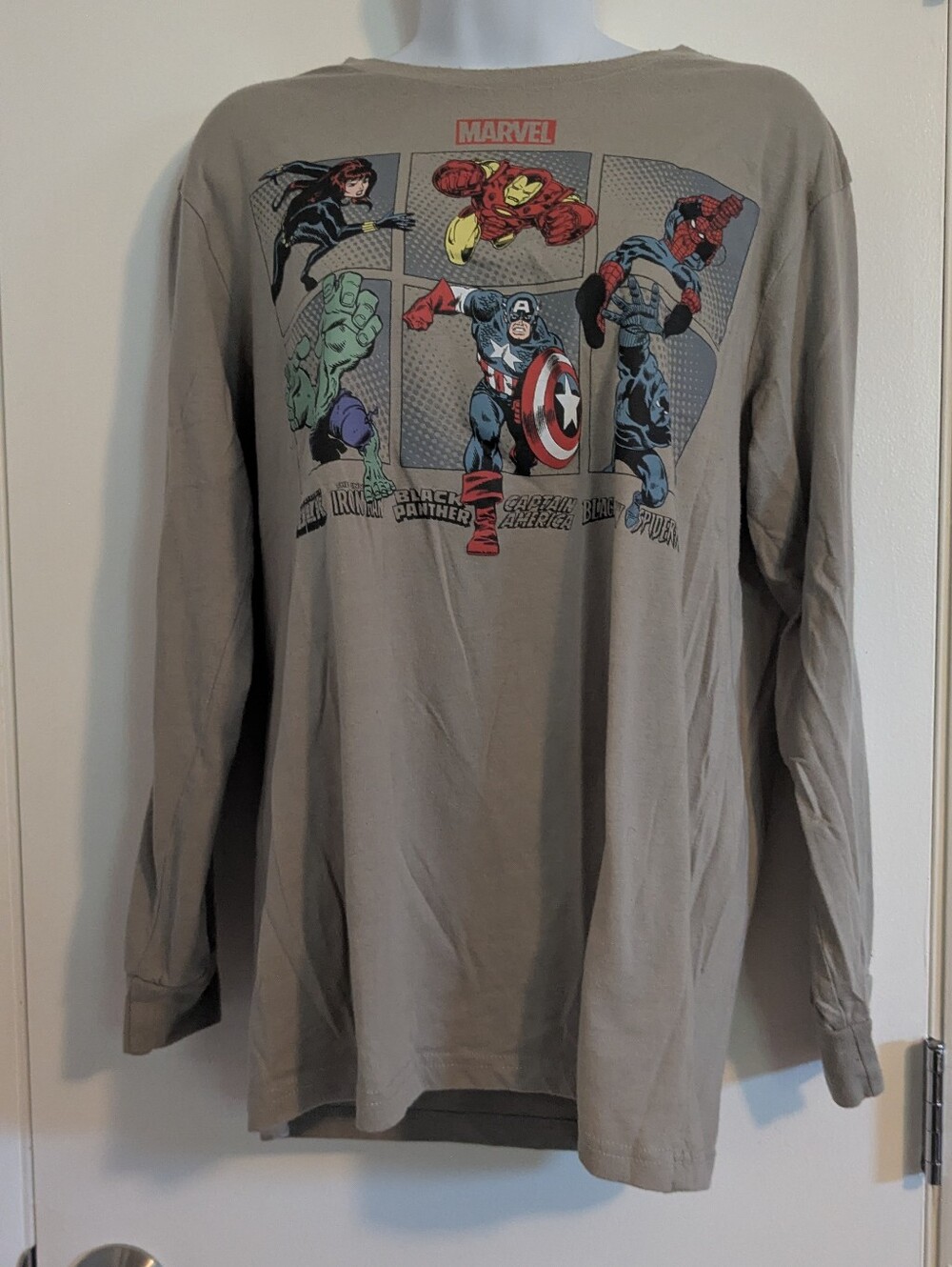 Marvel Comic Characters Graphic Print Long Sleeve Crew Neck T-Shirt Men's M Tan